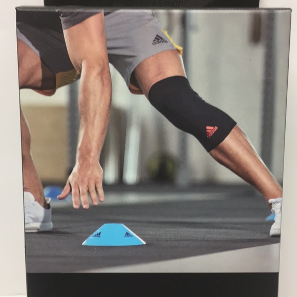 🚨ADIDAS KNEE SUPPORT 🚨 - Picture 2 of 6